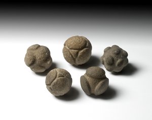 Boule sculptée, Néolithique tardif, Écosse, c.3750-2000 av. J.-C.